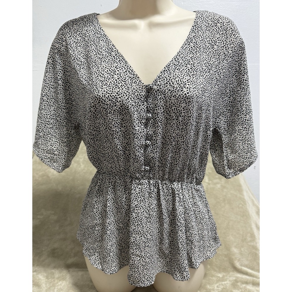 Sienna Sky Womens Top Sz Small Black White Animal Print Flutter Sleeve Blouse